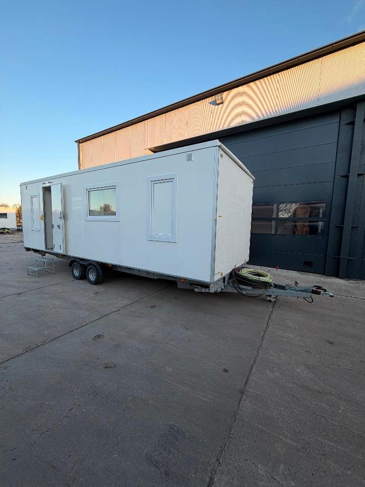 Mobiele woonunit 730cm 4 persoons, Articles professionnels, Machines & Construction | Abris de chantier & Conteneurs, Enlèvement