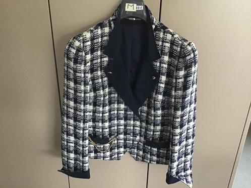 jolie veste pour femme taille M, Vêtements | Femmes, Vestes & Costumes, Comme neuf, Manteau, Taille 38/40 (M), Enlèvement ou Envoi