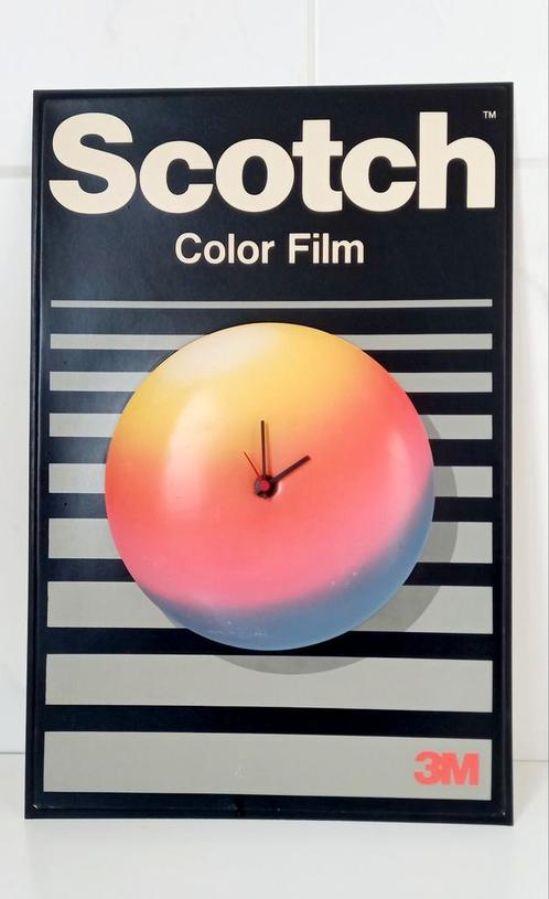 RARE Vintage SCOTCH 3M film couleur panneau d'horlogerie PUB, Collections, Marques & Objets publicitaires, Utilisé, Panneau publicitaire