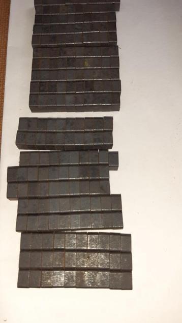 400 kleine magneten 8 - 8 - 5 mm  beschikbaar voor biedingen