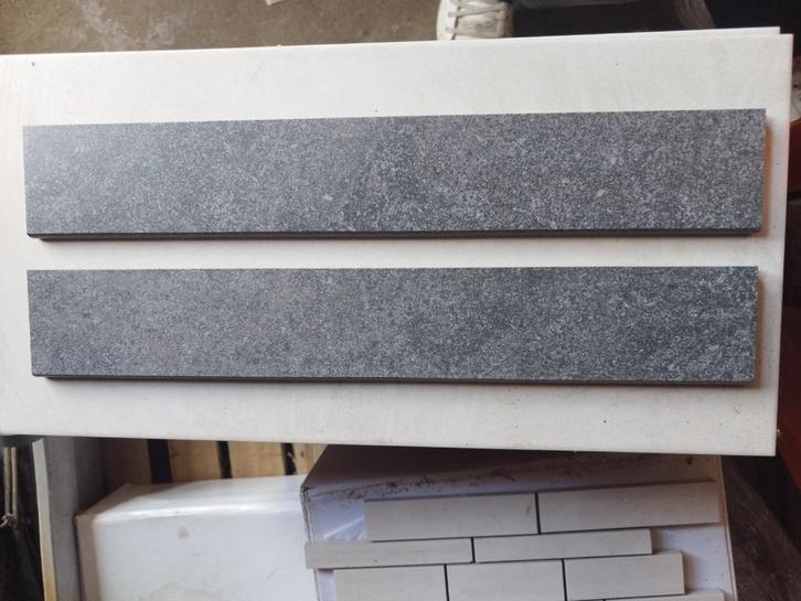 Keramische plinten - verschillende kleuren - 45x7 cm, Doe-het-zelf en Bouw, Tegels, Nieuw, Vloertegels, Keramiek, 40 tot 60 cm