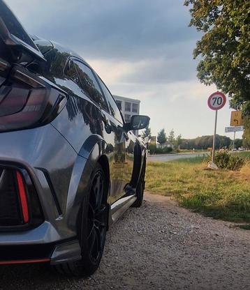Honda Civic Type R FK8  Diffuseur arrière gauche et droite beschikbaar voor biedingen