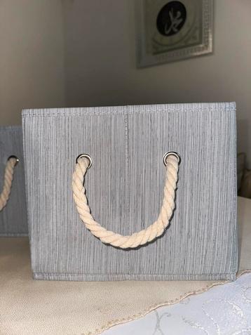 Panier de rangement gris avec corde beige