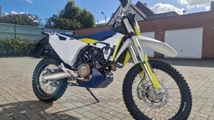 Husqvarna 701 enduro 2021---- 1750km----, Motoren, Motoren | Husqvarna, Particulier, Enduro, meer dan 35 kW, 1 cilinder, Motorrijbewijs A