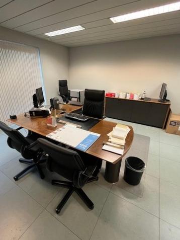 bureau meubilair beschikbaar voor biedingen