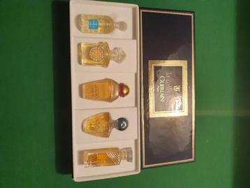 Mini parfum flesjes, Verzamelen, Ophalen, Nieuw, Miniatuur, Gevuld