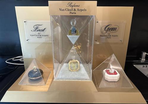 Factice - Parfum lichtbak “Van Cleef & Appels" reclame/deco, Verzamelen, Merken en Reclamevoorwerpen, Zo goed als nieuw, Reclamebord