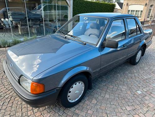 Ford Orion Oldtimer Bj1987 2de eigenaar!! Zie foto’s!!, Autos, Ford, Particulier, Essence, 4 portes, Boîte manuelle, Argent ou Gris