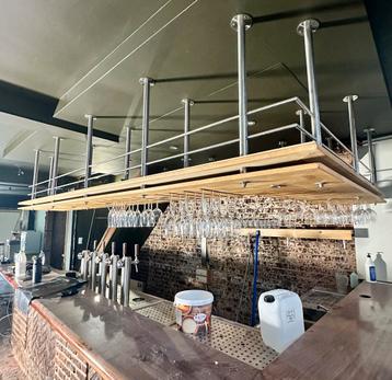 Hangend element voor glazen in hout/inox beschikbaar voor biedingen