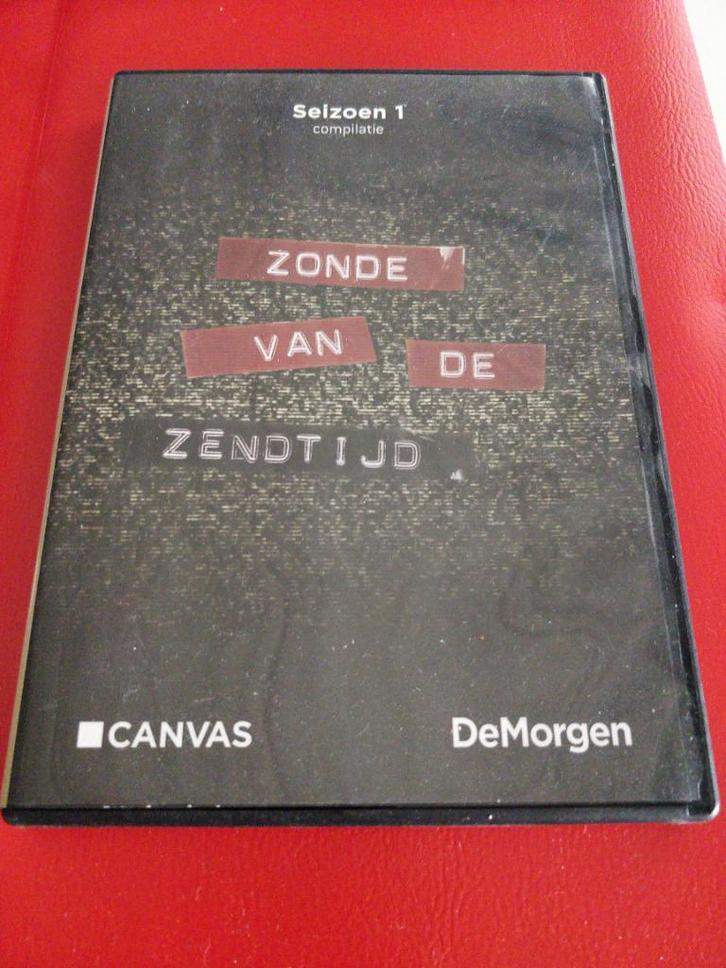 DVD Zonde van de Zendtijd Seizoen 1, Cd's en Dvd's, Dvd's | Tv en Series, Zo goed als nieuw, Komedie, Ophalen of Verzenden