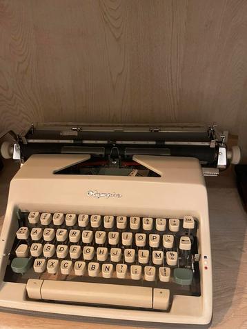 Olympia SM9 premiere version  beschikbaar voor biedingen