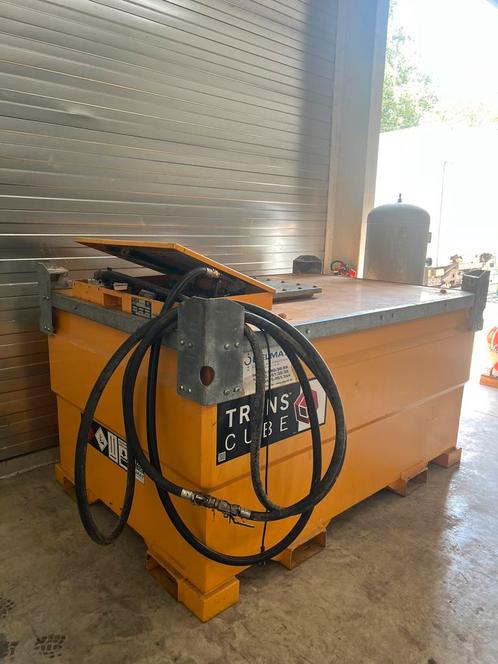 Stapelbare dieseltank 3.000L met pompinstallatie, Doe-het-zelf en Bouw, Overige Doe-Het-Zelf en Bouw, Zo goed als nieuw, Ophalen