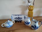 Delft Odeco handbeschilderde set voor suiker, melk en room, Antiek en Kunst, Antiek | Keramiek en Aardewerk, Ophalen of Verzenden