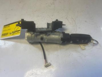 Kontaktslot + Sleutel van een Volkswagen Caddy beschikbaar voor biedingen