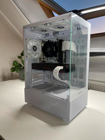 Witte gaming-pc - 5600X + RX 5700 XT – 16GB RAM – 500GB NVMe beschikbaar voor biedingen