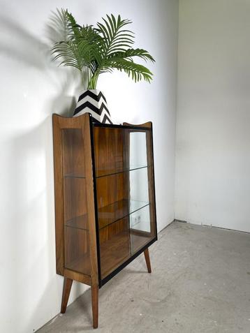 Rockabilly style vitrine “Buddy” beschikbaar voor biedingen