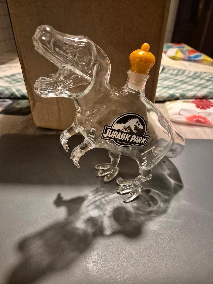 Jurassic World Velociraptor Whisky Fles nieuw, Verzamelen, Glas en Drinkglazen, Nieuw, Overige typen, Ophalen of Verzenden