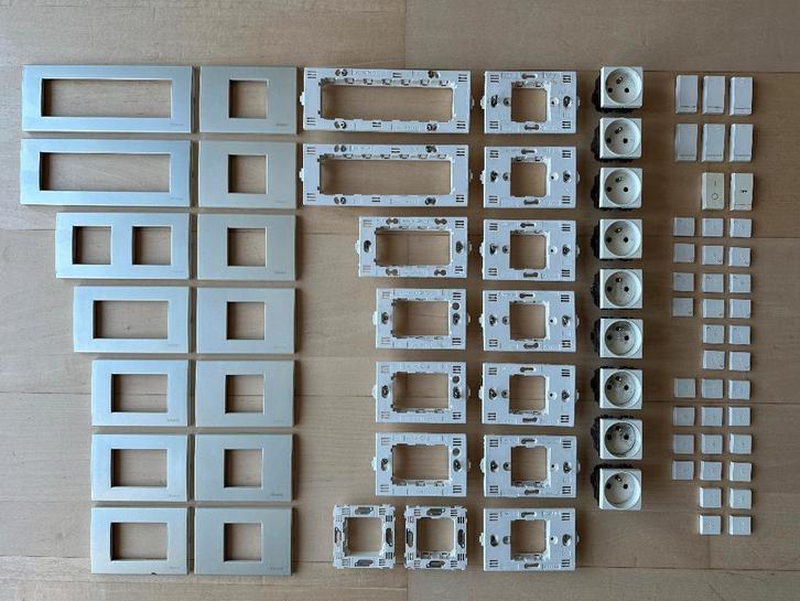 Bticino LivingLight materiaal, Doe-het-zelf en Bouw, Elektriciteit en Kabels, Gebruikt, Ophalen of Verzenden