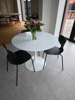 Mooie ronde eettafel, diameter 1 meter met 3 stoelen, Huis en Inrichting, Tafels | Eettafels, Ophalen, Zo goed als nieuw