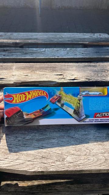 Hot wheels action electric tower beschikbaar voor biedingen