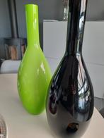 Vase un vert et un noir, Huis en Inrichting, Woonaccessoires | Vazen, Zwart