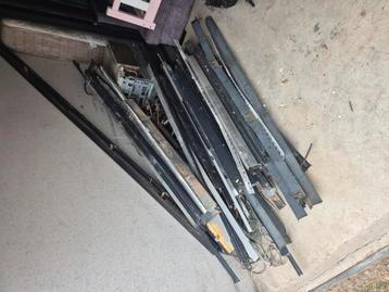 Ophaling oud ijzer oude metalen en autowrakken  beschikbaar voor biedingen