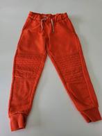 Jogging biker broek rood/oranje maat 104, Enfants & Bébés, Vêtements enfant | Taille 104, Enlèvement ou Envoi, Comme neuf, Pantalon