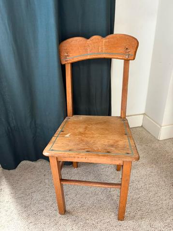  Chaise d’enfant ancienne beschikbaar voor biedingen