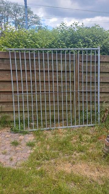 2 kennelpanelen 1,5m (50€/ paneel) beschikbaar voor biedingen