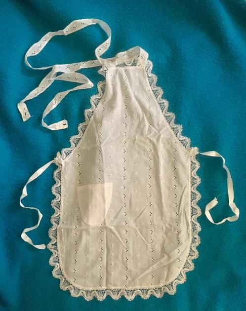 Kanten schort voor meid, Antiek en Kunst, Antiek | Kleding en Textiel