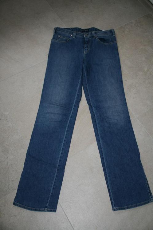 Armani jeans broek maat 31, Kleding | Dames, Broeken en Pantalons, Gedragen, Blauw, Lang, Ophalen of Verzenden