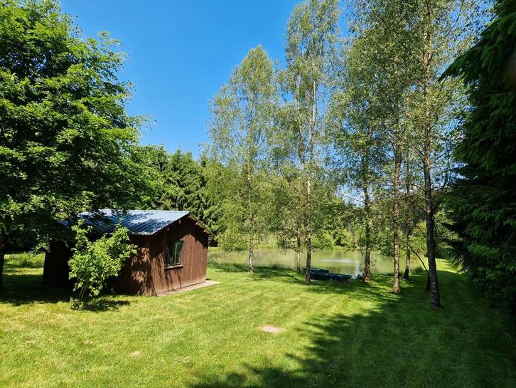 Droomplek met vijver, Vakantie, Campings, Landelijk, Aan meer of rivier, In bos