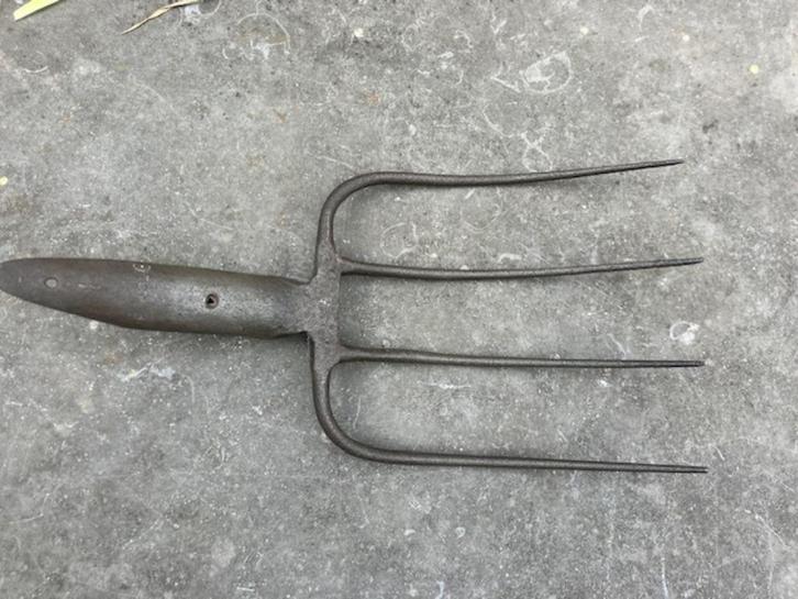 OUDE RIEK. 4 TANDEN., Antiek en Kunst, Antiek | Gereedschap en Instrumenten, Ophalen of Verzenden