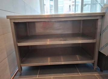 Inox werktafels/uitgifttafel + klein materiaal beschikbaar voor biedingen