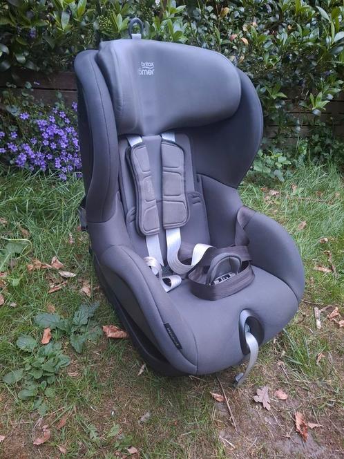Britax trifix i-size, Kinderen en Baby's, Autostoeltjes, Gebruikt, Romer, 9 t/m 36 kg, Isofix, Slaapstand, Ophalen