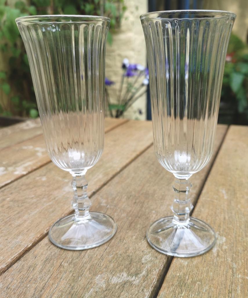 2 champagneglazen in kristal, cava glazen Valdition. Prijs/2, Antiek en Kunst, Antiek | Glaswerk en Kristal, Ophalen of Verzenden