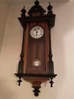 Mooie regulateur, klok in werkende staat, Enlèvement