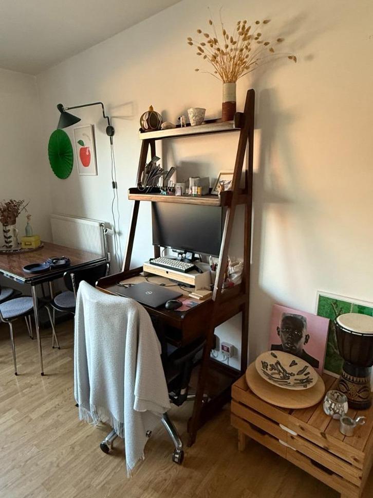 Design-bureau van massief hout, Huis en Inrichting, Bureaus, Zo goed als nieuw, Bureau, Ophalen