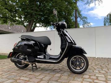 Occasie Vespa GTS 125 Super E5 met Akrapovic uitlaat te koop beschikbaar voor biedingen