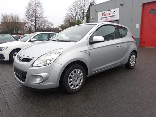 Hyundai i20 1.2 benzine bj 2011 65000 km jaar garantie, Auto's, Hyundai, Bedrijf, Te koop, i20, Boordcomputer, Radio, Benzine