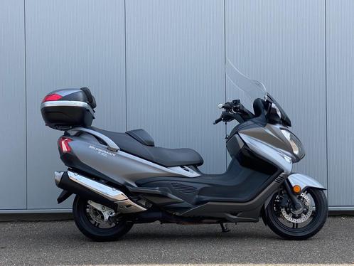 Suzuki Burgman 650 / Topkoffer / 2019 / 25100km / Topstaat!, Motoren, Motoren | Suzuki, Bedrijf, Scooter, meer dan 35 kW, 2 cilinders