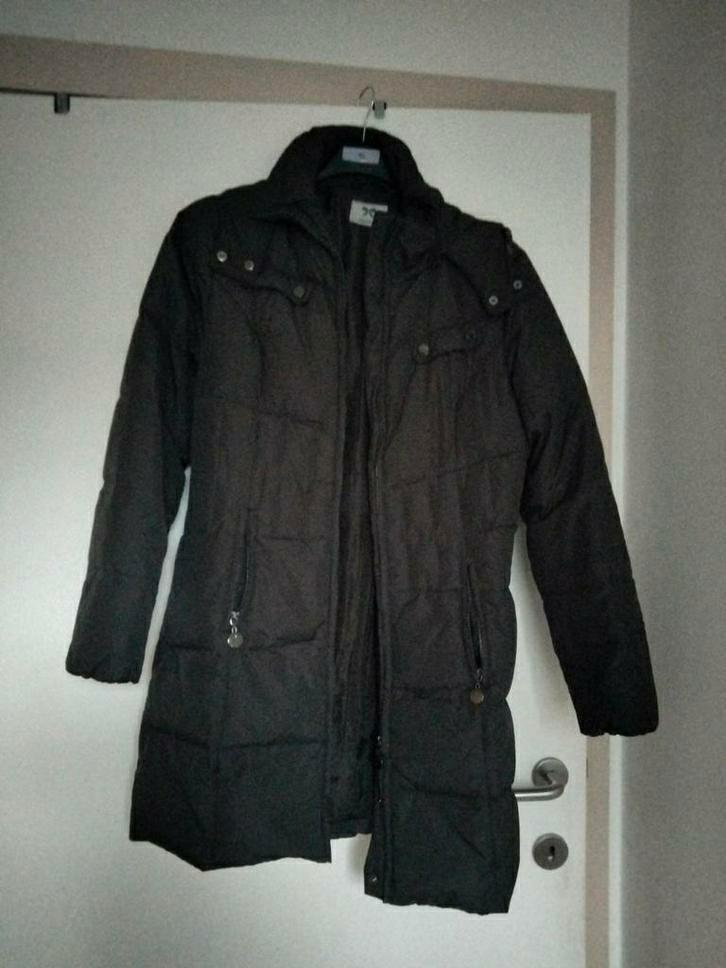 Bruine damesjas met dons yessica M, Vêtements | Femmes, Vestes | Hiver, Porté, Taille 38/40 (M), Brun, Enlèvement