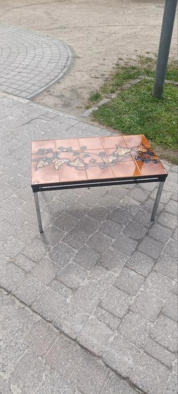 Table de salon vintage signée Adri.  beschikbaar voor biedingen