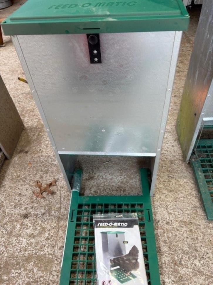 3  voerapparaten met voetplaat voor kippen -12 kg, Dieren en Toebehoren, Pluimvee | Toebehoren, Zo goed als nieuw, Drinken en Voederen