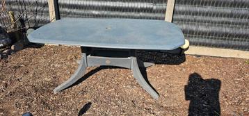 Tuintafel + 4 stoelen met kussens beschikbaar voor biedingen