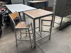 Hoge tafel met 2 Barstoelen in Aluminium., Ophalen, Zo goed als nieuw