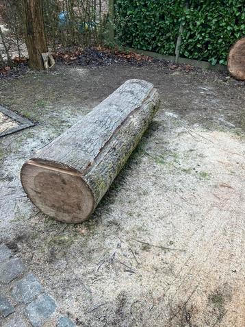 Planken en tafelblad beschikbaar voor biedingen