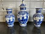 Delfts blauw kast set vazen, Ophalen of Verzenden