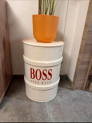 Baril decoratif Hugo Boss, Enlèvement, Comme neuf