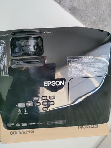 Projecteur EPSON LCD full HD